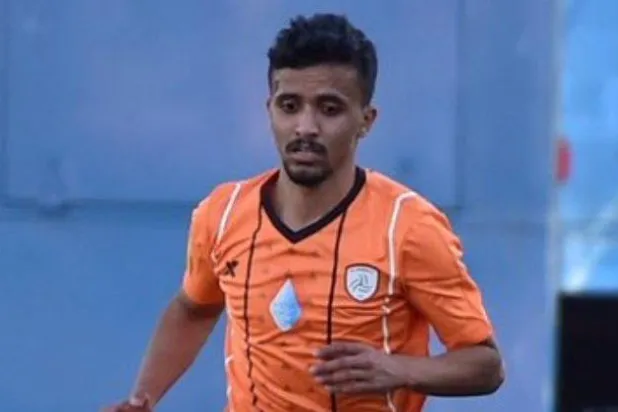 عملية جراحية ناجحة لعنزي الشباب... وعودته بعد شهرين