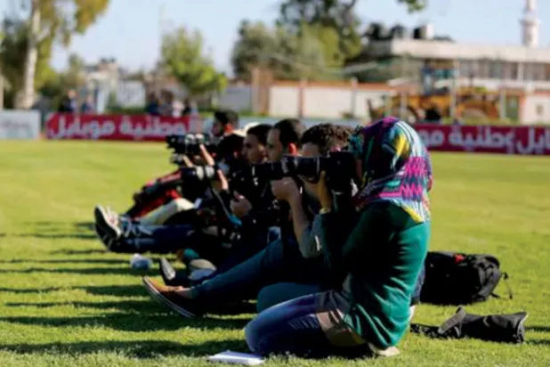 الإعلام الرياضي الفلسطيني... كفاءاتٌ ميدانية وصحافيات استطعن إثبات وجودهن