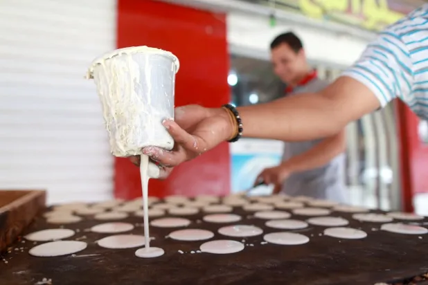 Umm Mohammed, Gaza’s First Woman to Sell Qatayef