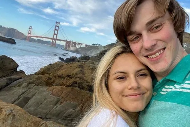 مدون يدفع 800 ألف دولار من أجل عشاء مع «مثله الأعلى»