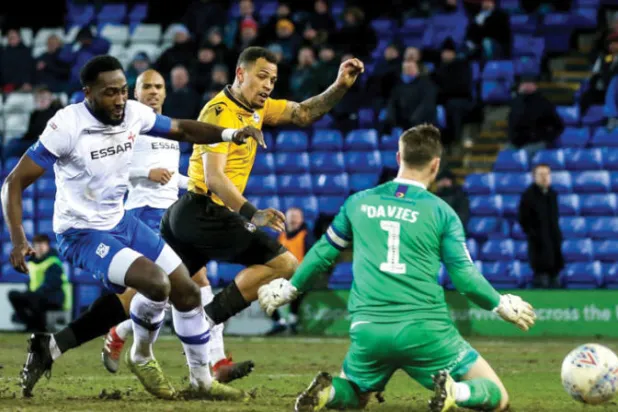 أجور النجوم الباهظة ستؤدي إلى إفلاس أندية... وعلى رابطة اللاعبين المحترفين التدخل