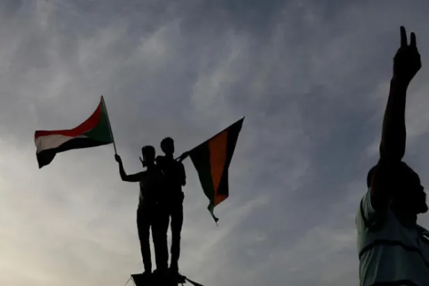 السودان يبدأ تنفيذ زيادات غير مسبوقة للأجور