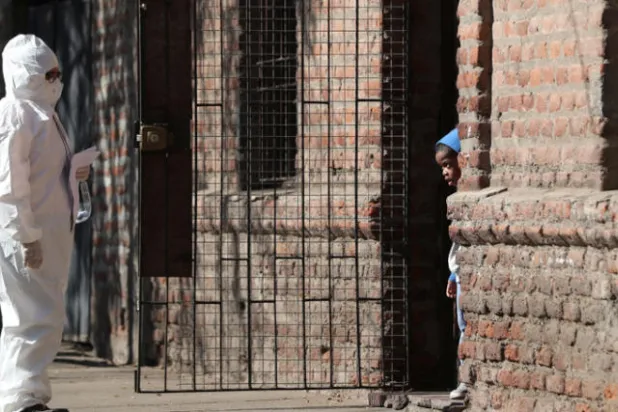 شوارع العاصمة التشيلية خالية بعد قفزة في الإصابات