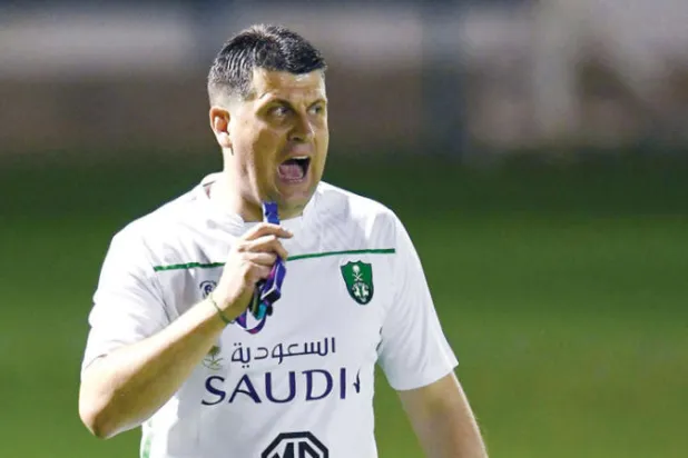 الأهلي يطالب محترفيه الأجانب بالعودة نهاية يونيو