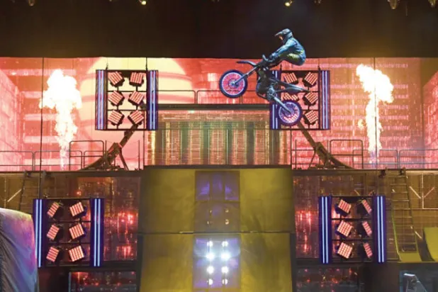 من عروض «سيرك دو سوليه» في لاس فيغاس العام الماضي (غيتي)