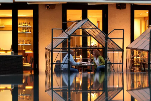 مستقبل المطاعم من بلور (إ.ب.أ)