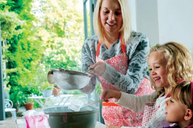 بريطانيا تحتاج إلى مزيد من الطحين لتلبية موجة الخبز والطبخ