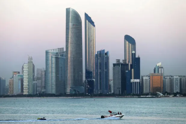 الإمارات: عودة العمل بالمقار الحكومية بنسبة 30 % الأحد المقبل