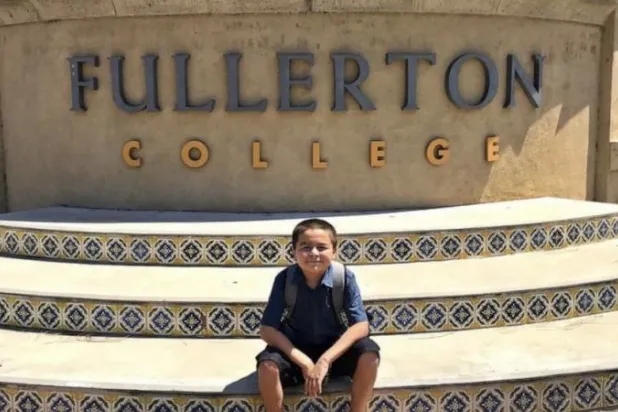 طفل أميركي يحوز على 4 شهادات جامعية بعمر 13 سنة