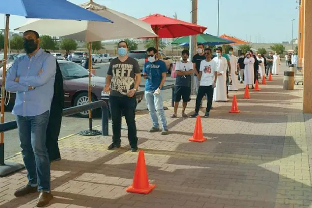 Suudi Arabistan koronavirüs karantina uygulaması askıya aldı, tedbirlere uyarak normal hayat dönüş süreci başladı