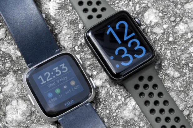 «أبل ووتش» و«فيبيت»... هل تصبحان خط الدفاع الأول؟