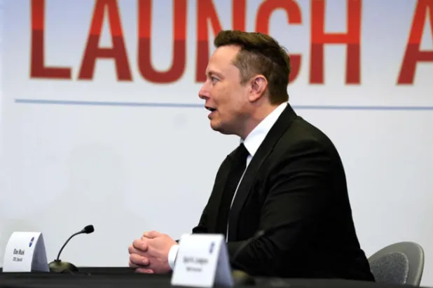 «تيسلا» تطلق حزمة تعويضات وتواجه مشكلة في ألمانيا