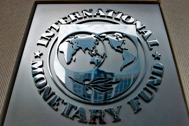 «الفيدرالي»: مؤشرات أولية على تعافٍ محدود للاقتصاد الأميركي