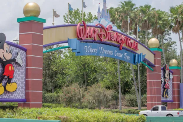 بروتوكولات الأمان الضرورية تشمل تقليص أعداد الزوار (أ.ب)