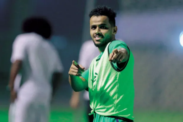 إدارة الأهلي تغري عسيري بالحد المالي الأعلى في لائحة الاحتراف