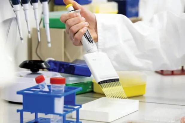 Londra, bugün Küresel Aşı Zirvesi'ne ev sahipliği yapacak