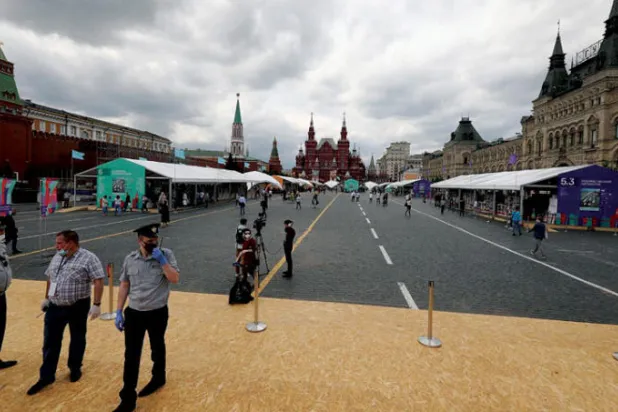 موسكو تعود بعد {كورونا} بـ«كتاب الساحة الحمراء»