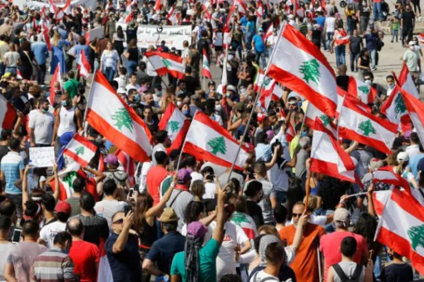 Eylemciler, 6 Haziran’da Beyrut’un merkezinde toplandı (AP)