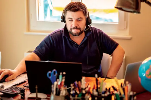 4 تطبيقات أساسية لضبط العمل من المنزل وتنظيمه