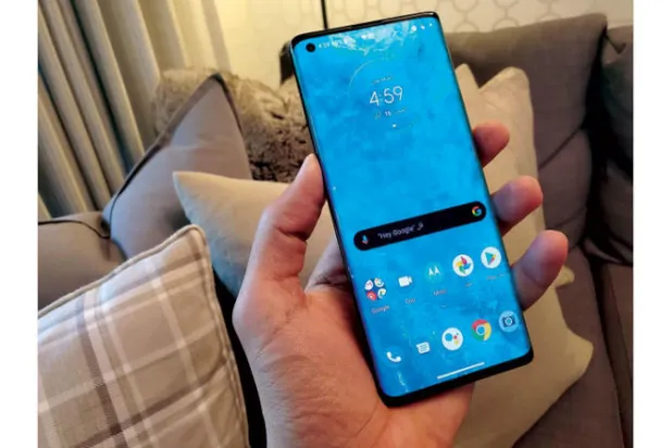 «إيدج بلس» بأكبر بطارية لهواتف الجيل الخامس