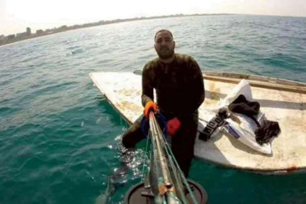 Gaza Diver Relays Beauty of Local Marine Life