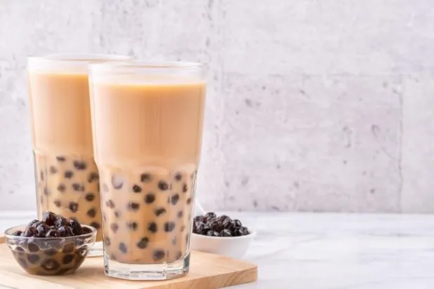 مراهقة تدخل في غيبوبة بعد تناولها شاي «الفقاعات» لشهر