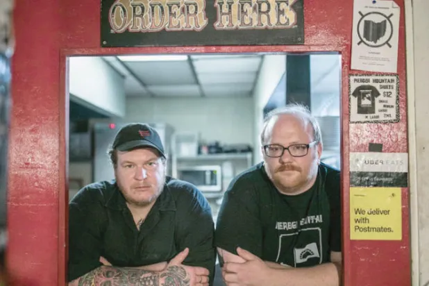 تطبيقات التوصيل المنزلي تهدد مستقبل المطاعم