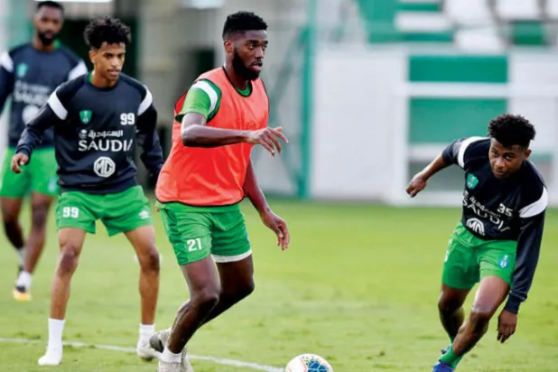 أرضية الملعب تقلق الأهلاويين قبل عودة التدريبات