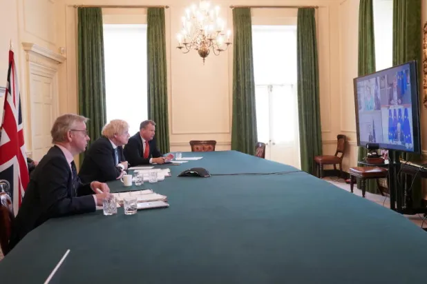 اتفاق بين الاتحاد الأوروبي وبريطانيا على تجديد المفاوضات