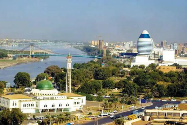 فتيات «الديليفري» ومسوقات التواصل الاجتماعي يسيطرن على أسواق السودان