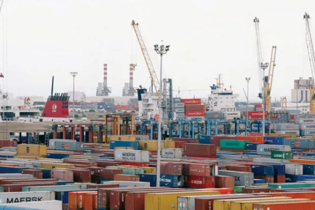 تونس تتيح تمويل الخزينة بقرض داخلي