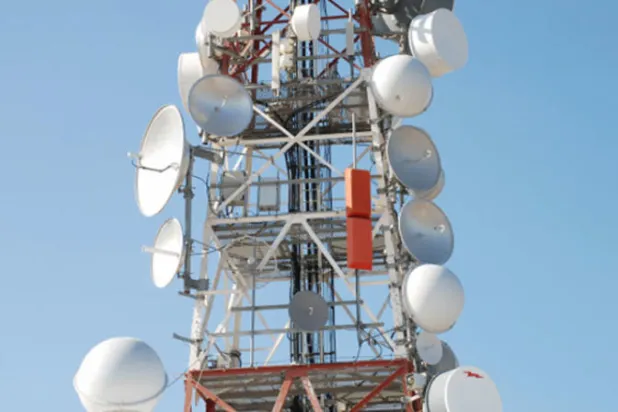 قرويون بوليفيون يدمرون هوائيات اتصالات {خوفاً من نقلها كورونا}