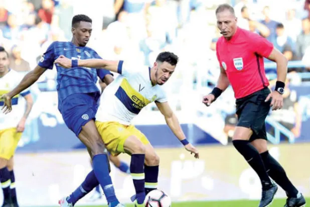 صافرة أجنبية تقود ديربي الرياض