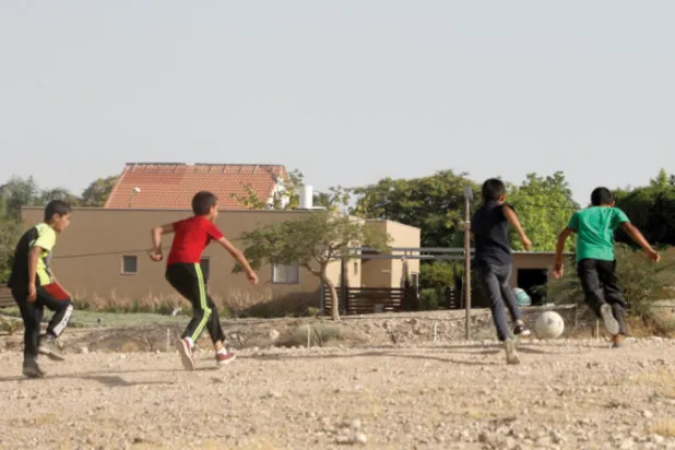 الفلسطينيون يوقفون «السجلات المدنية» عن إسرائيل