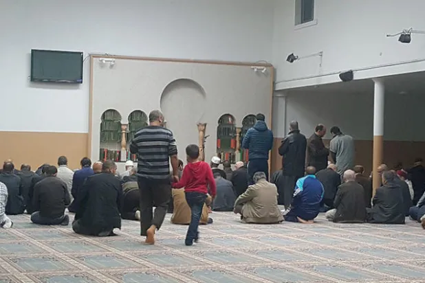 الاتحاد الأوروبي يعترف بازدياد العنصرية ضد الجاليات المسلمة