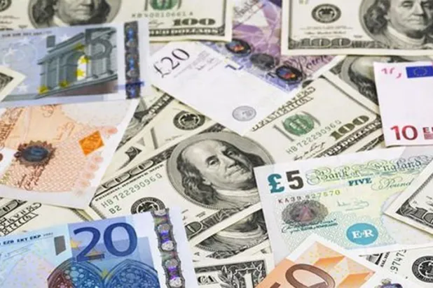 الحكومة السودانية تتوعد بملاحقة تجار العملات الأجنبية