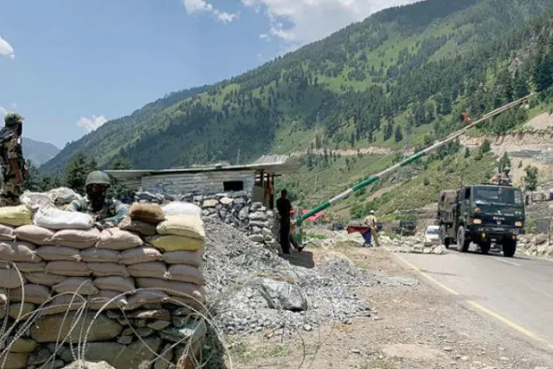 Hindistan, Çin ve Güney Asya'da nüfuz çatışması