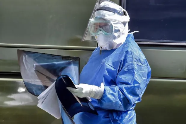 «الفيروس ربما انتقل إليهم في الرحم»... ولادة 3 توائم مصابين بكورونا