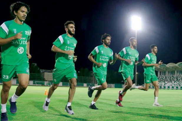 الأهلي يكثف مساعيه لاستعادة بقية محترفيه الأجانب