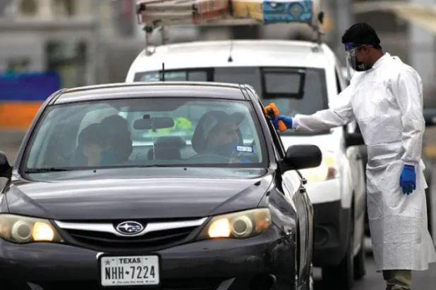 دنیا ویکسین تلاش کرنے کے دباؤ میں ہے