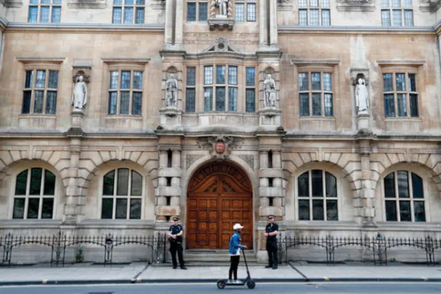 مدخل جامعة أكسفورد