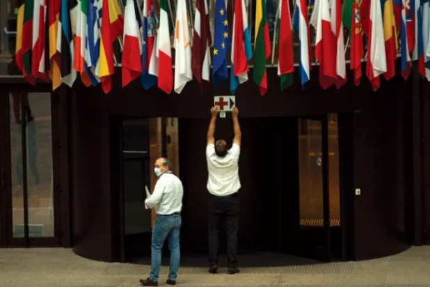 روس پر کورونا ویکسین کی تحقیق چوری کرنے کا الزام