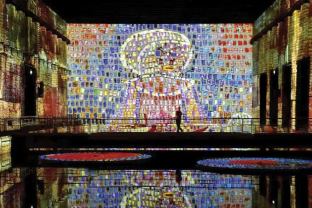 لوحات بول كلي في برك المياه بقاعدة غواصة سابقة في بوردو (نيويورك تايمز - غيتي)