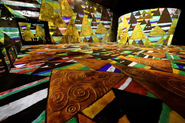 Famous Paintings Go on Show, Without a Canvas in Sight