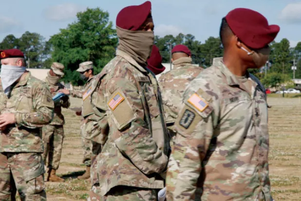 الفيروس يباغت قواعد للجيش الأميركي