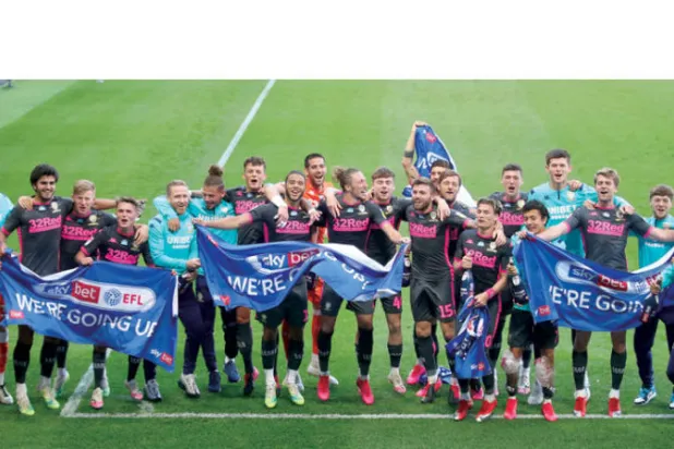 ليدز يونايتد يستيقظ من سباته العميق ويعود إلى دوري الأضواء (رويترز)