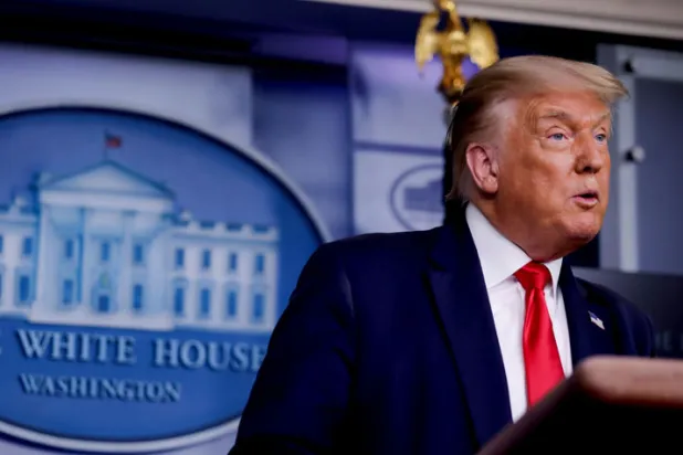 ترمب يدفع لإعادة فتح الولايات