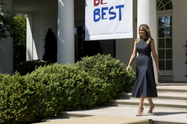 ميلانيا ترمب تشرف على تجديد «حديقة الورود» بالبيت الأبيض