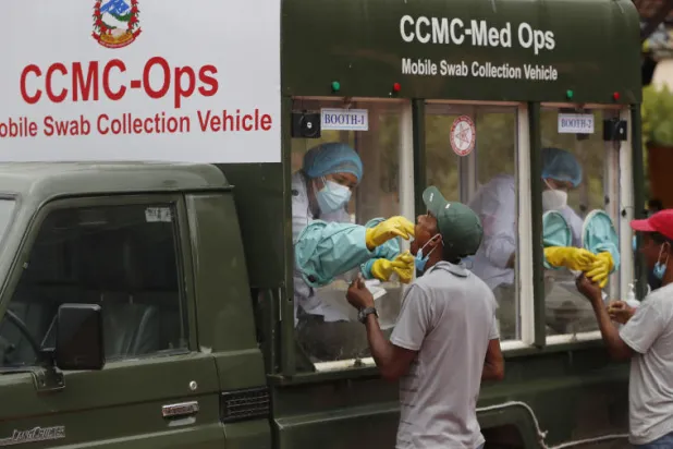 بعد خسائر بملايين الدولارات... نيبال تعيد فتح إيفرست رغم «كورونا»