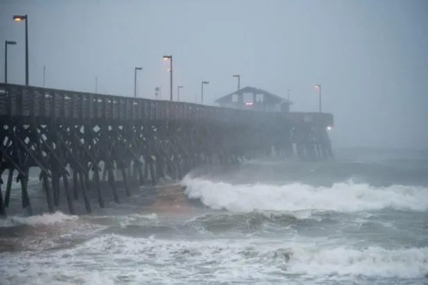 الإعصار «أيساياس» يضرب الساحل الشرقي للولايات المتحدة